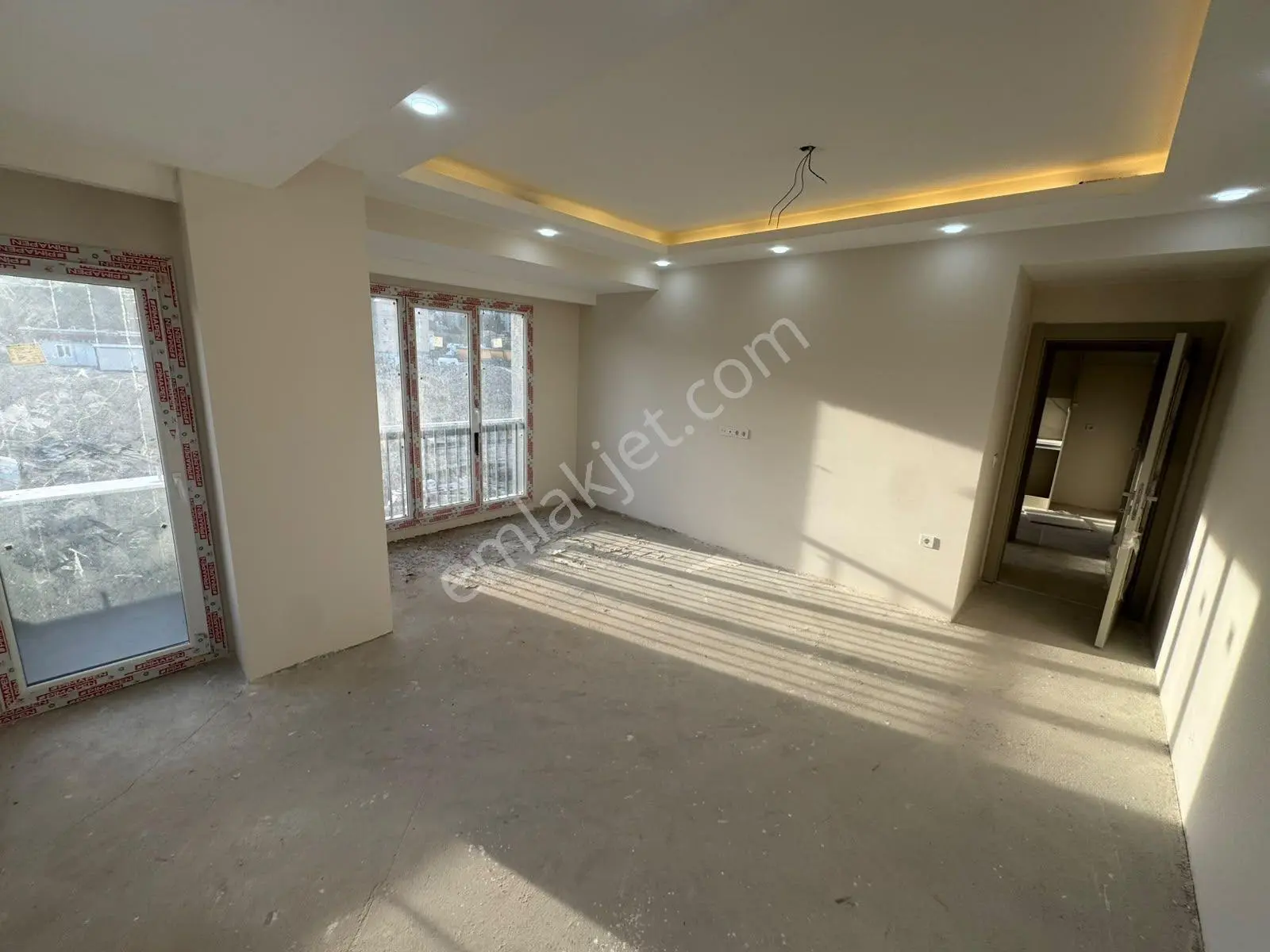 Özgür İnşaat'tan Uğurmumcu Mah Site İçersi Kapalı Çift Kat Otoparklı 3+1 Fırsat Daire!! — fotoğraf 2