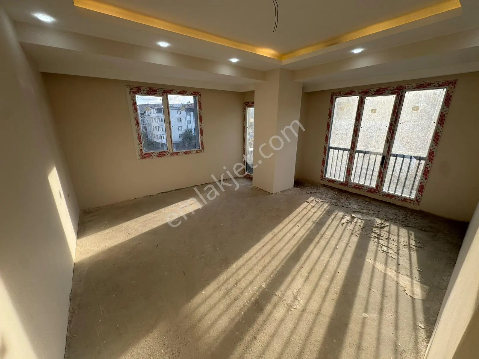 Özgür İnşaat'tan Uğurmumcu Mah Site İçersi Kapalı Çift Kat Otoparklı 3+1 Fırsat Daire!! — fotoğraf 3