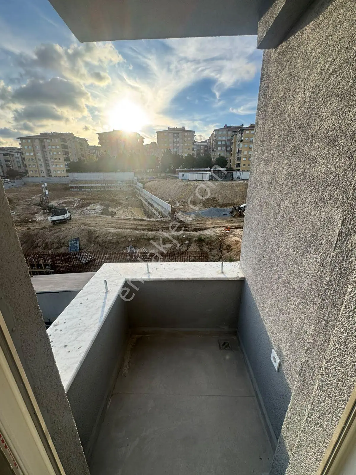 Özgür İnşaat'tan Uğurmumcu Mah Site İçersi Kapalı Çift Kat Otoparklı 3+1 Fırsat Daire!! — fotoğraf 4
