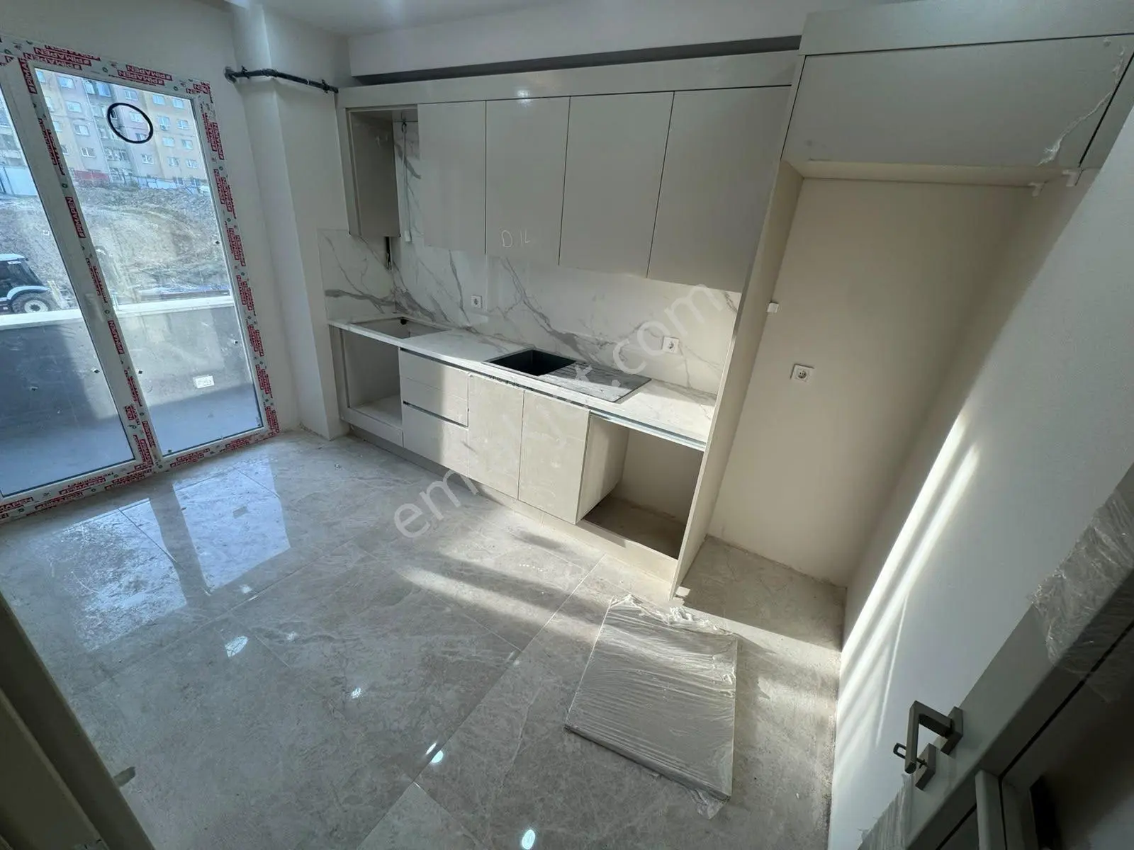Özgür İnşaat'tan Uğurmumcu Mah Site İçersi Kapalı Çift Kat Otoparklı 3+1 Fırsat Daire!! — fotoğraf 5