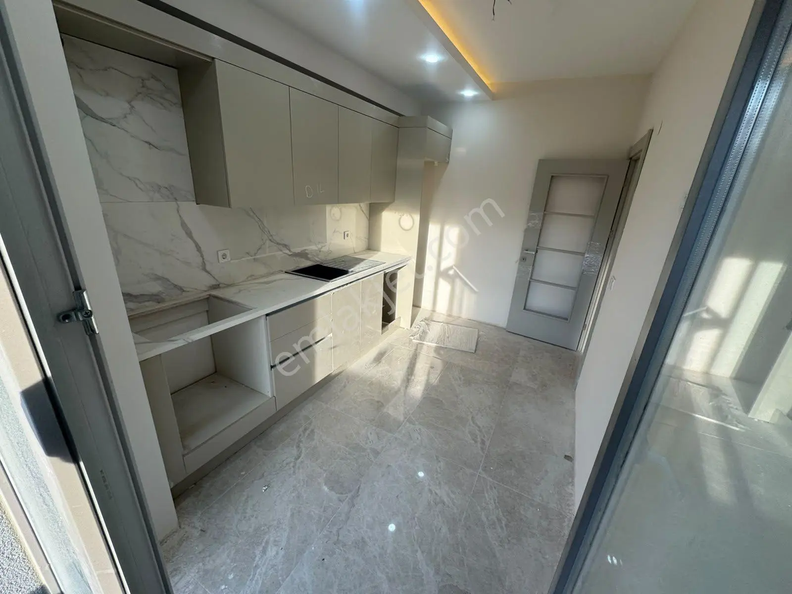 Özgür İnşaat'tan Uğurmumcu Mah Site İçersi Kapalı Çift Kat Otoparklı 3+1 Fırsat Daire!! — fotoğraf 6