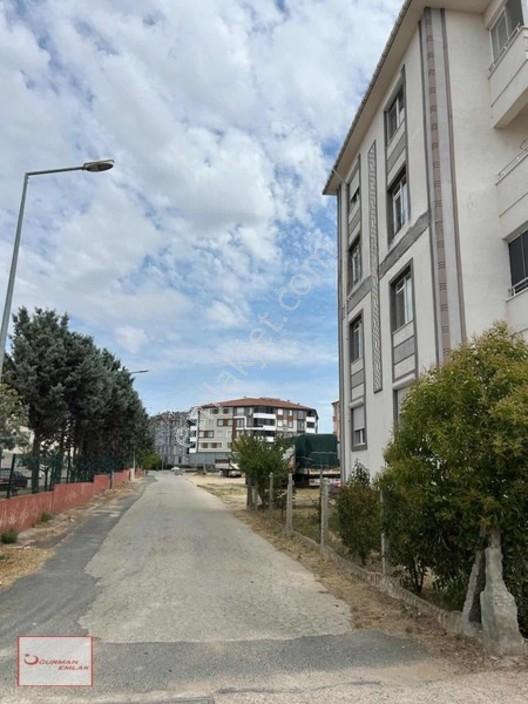 Uğurman Emlak'tan Şehir Merkezinde Müstakil Satılık 261m2 Arsa — fotoğraf 3