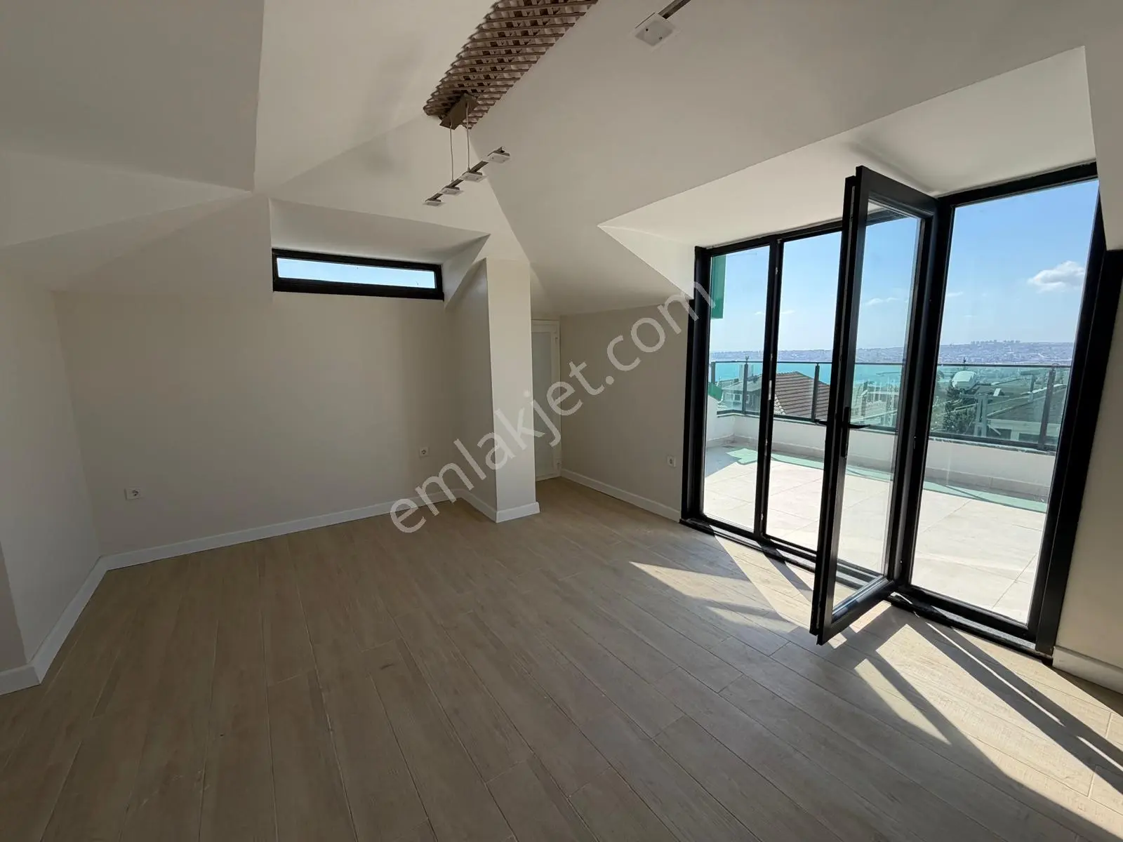 Büyükçekmece Deniz Manzaralı, Otoparklı, Bahçeli Lüks Villa — fotoğraf 9