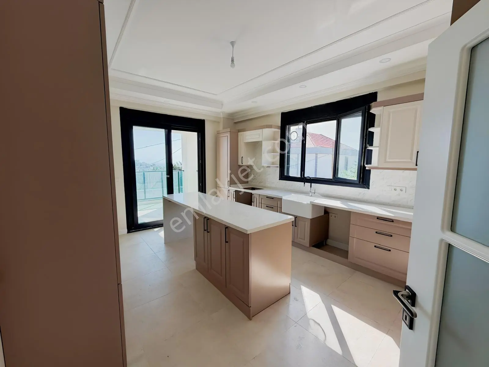 Büyükçekmece Deniz Manzaralı, Otoparklı, Bahçeli Lüks Villa — fotoğraf 31