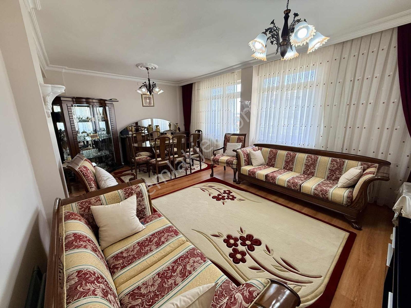 Kentkoop Gama Sitesi Krediye Uygun Metroya Yakın 3+1 Ara Kat