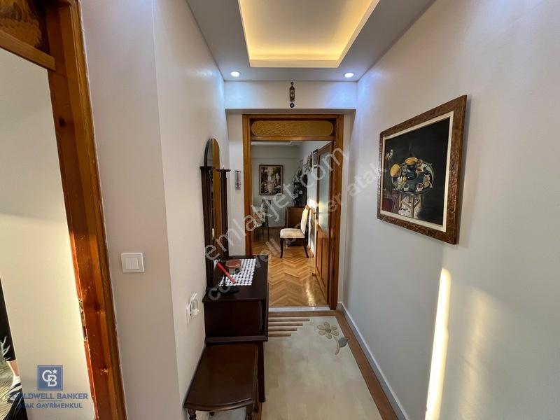 Balçova Korutürk'te, Çift Cephe, Bakımlı Geniş 3+1 Daire — fotoğraf 6