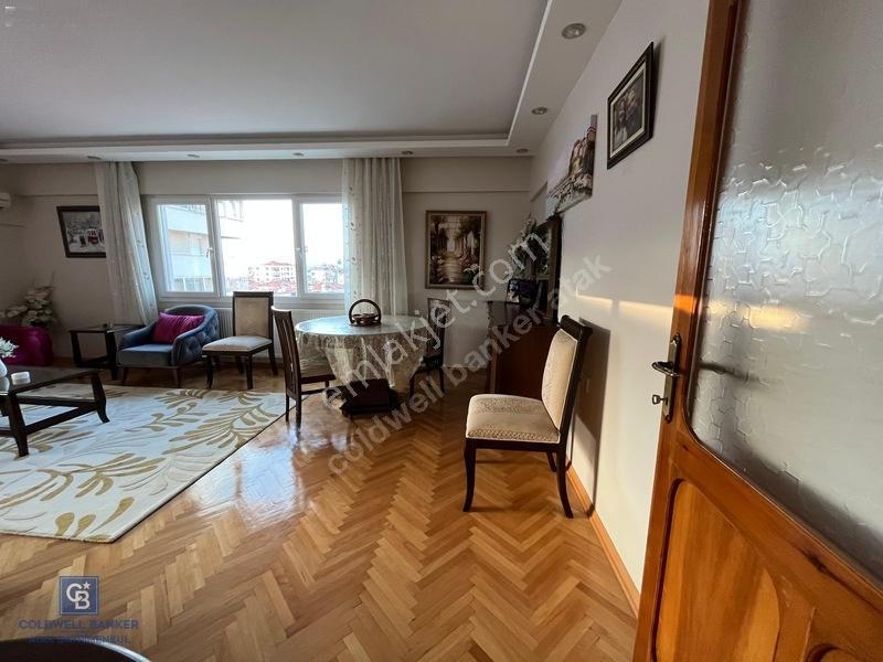 Balçova Korutürk'te, Çift Cephe, Bakımlı Geniş 3+1 Daire — fotoğraf 7