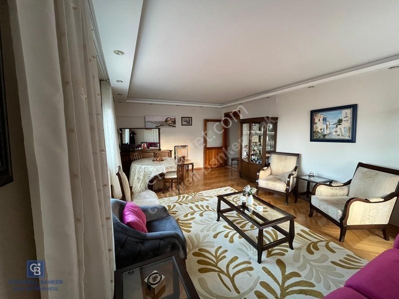 Balçova Korutürk'te, Çift Cephe, Bakımlı Geniş 3+1 Daire — fotoğraf 11