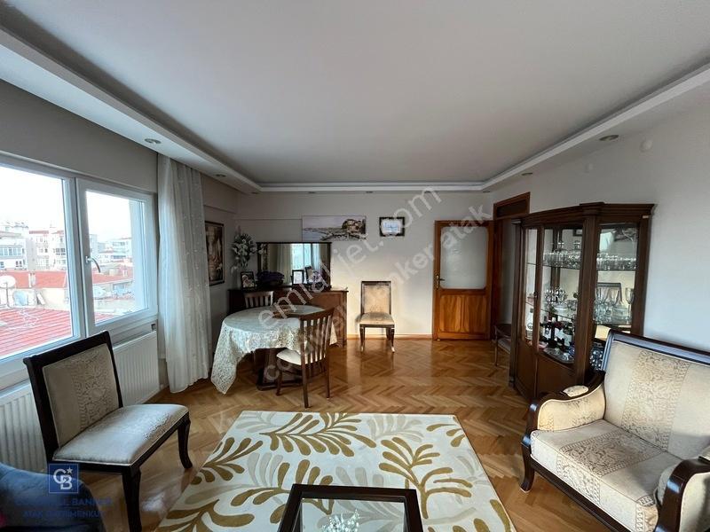 Balçova Korutürk'te, Çift Cephe, Bakımlı Geniş 3+1 Daire — fotoğraf 12
