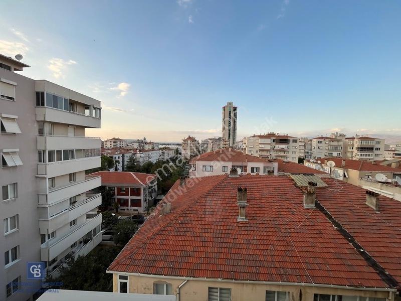 Balçova Korutürk'te, Çift Cephe, Bakımlı Geniş 3+1 Daire — fotoğraf 13