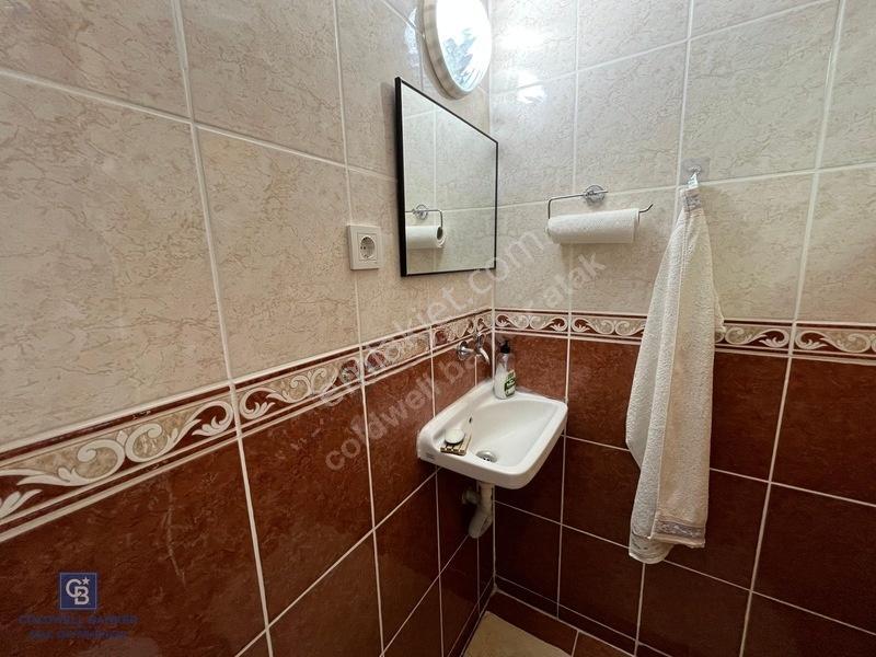 Balçova Korutürk'te, Çift Cephe, Bakımlı Geniş 3+1 Daire — fotoğraf 25