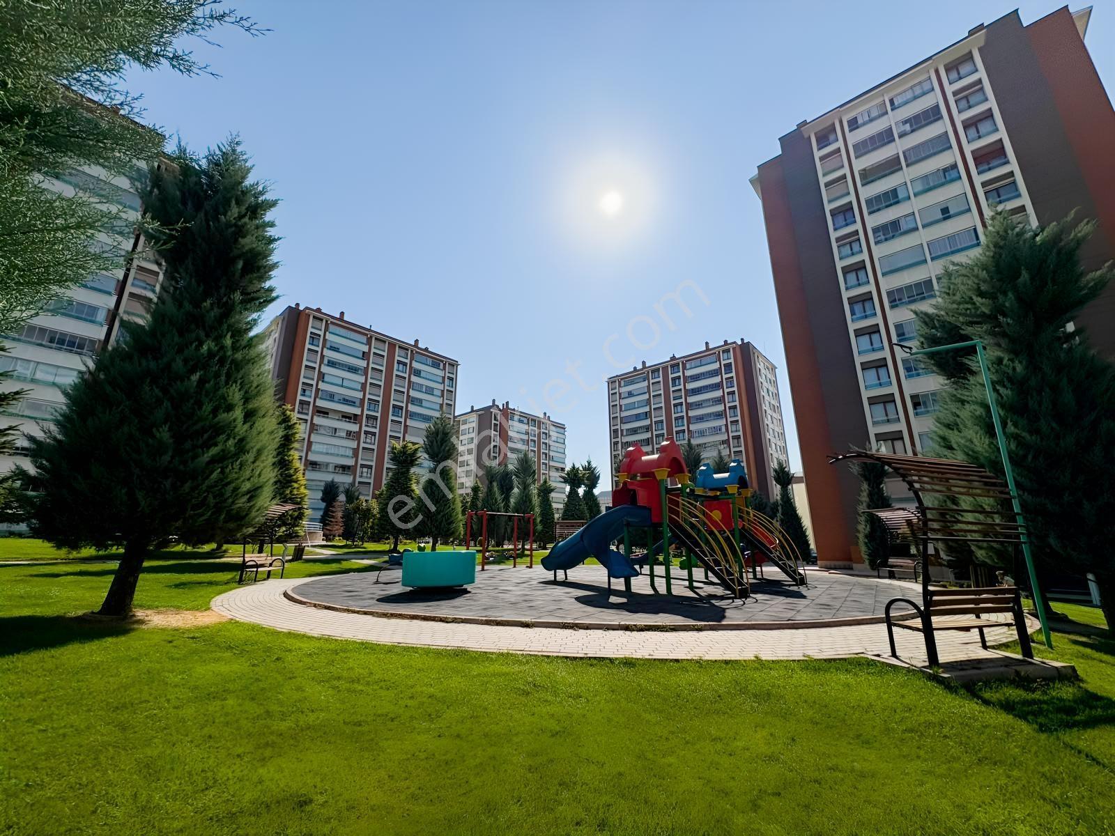 | Hemen Taşın | Ataşehir Konutlarında 3+1 Ara Kat Krediye Uygun — fotoğraf 2