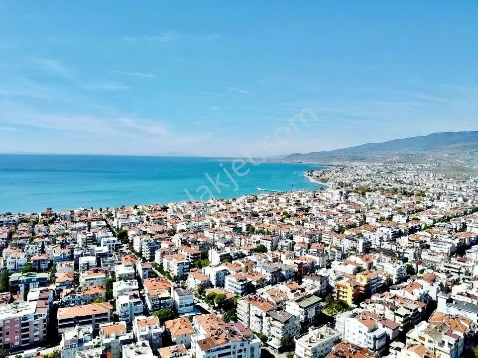⫸Best Emlaktan⫷Akçay'Da Ön Cephe Manzaralı Ebeveynli Denize Yakın 3+1 Şık Tasarı...