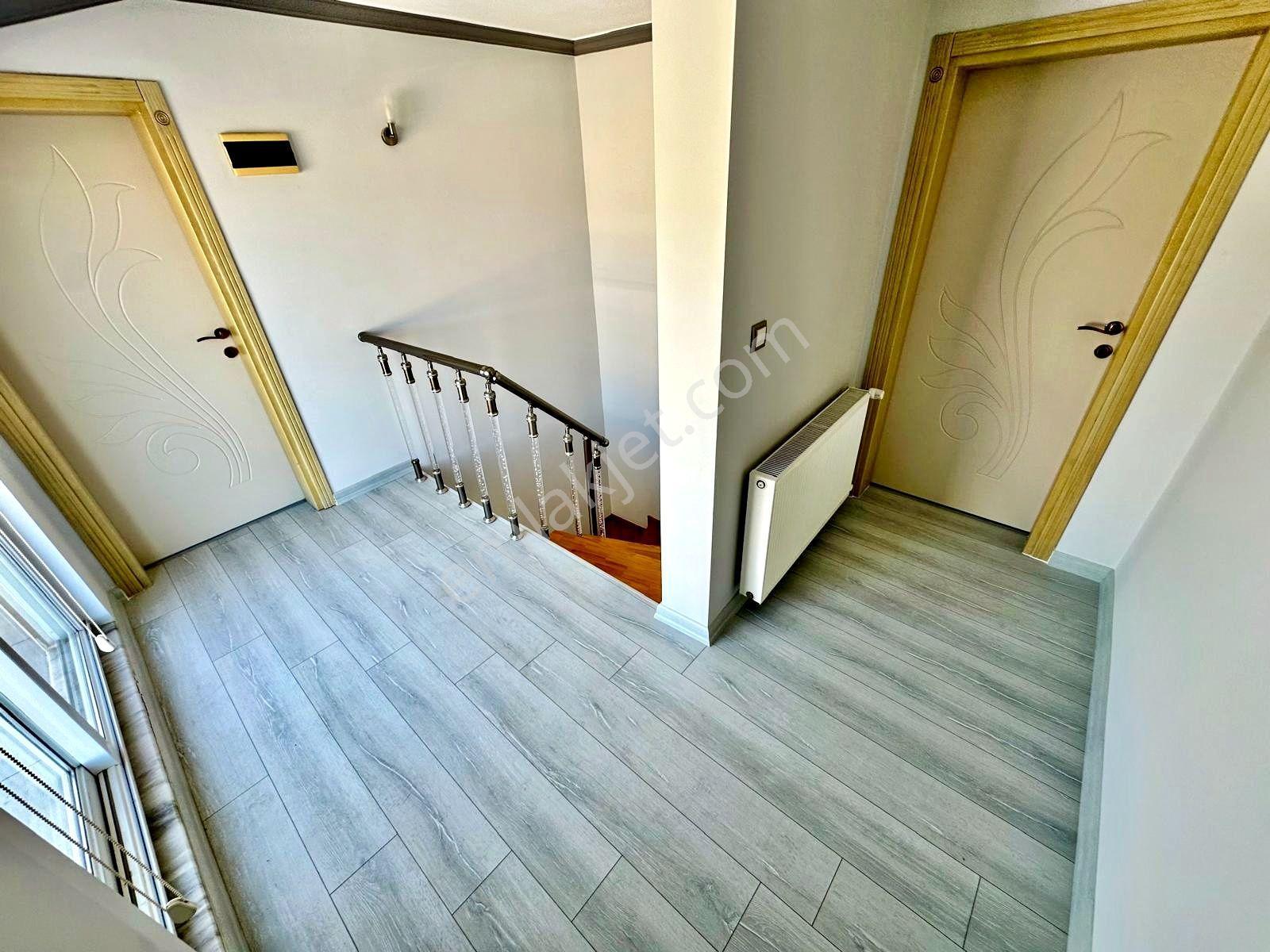⫸best Emlaktan⫷akçay'da Ön Cephe Manzaralı Ebeveynli Denize Yakın 3+1 Şık Tasarımlı Dubleks — fotoğraf 31