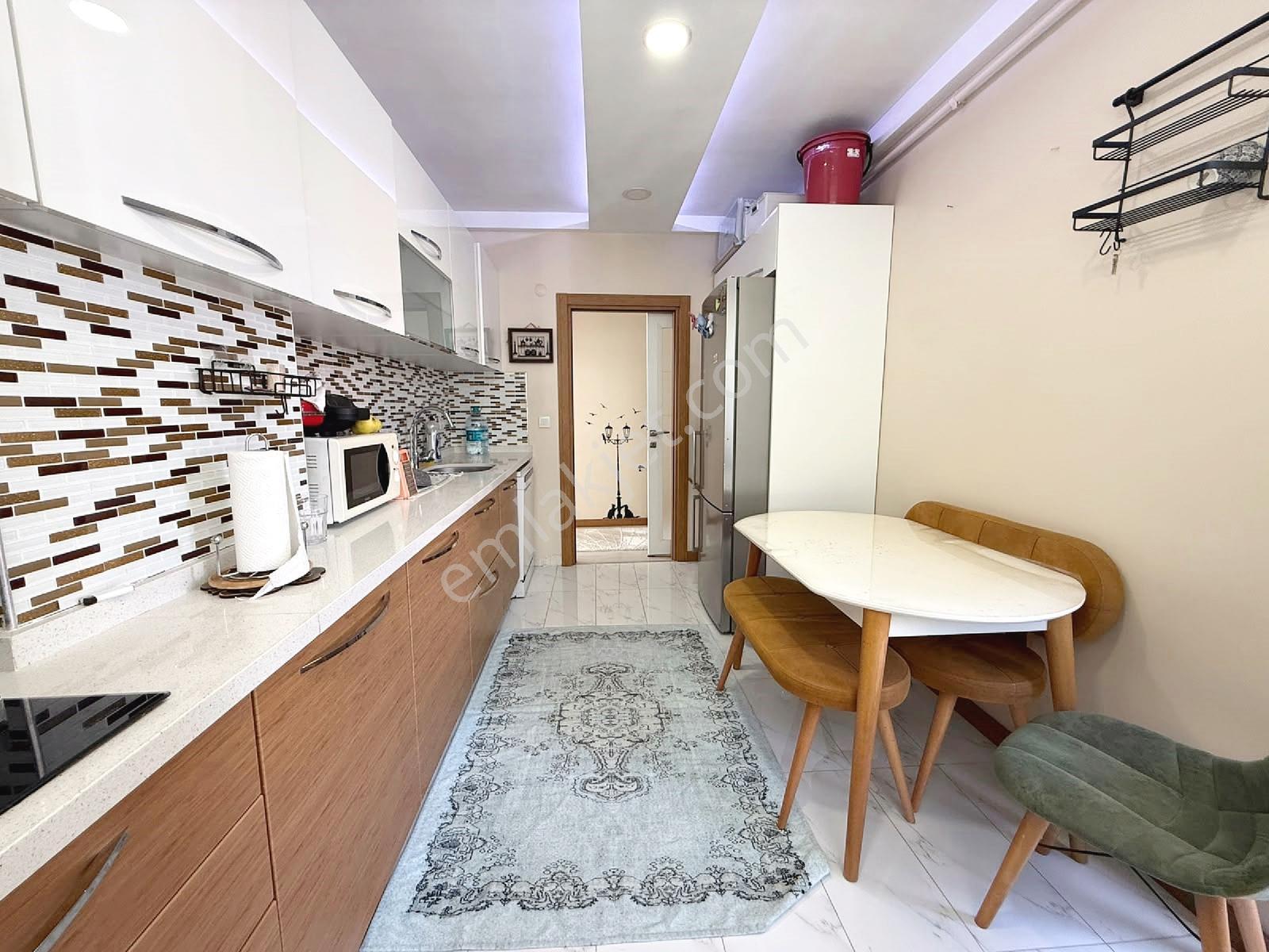 Alban'dan Bulvara 3 Dk Çift Balkonlu Körodasız 140m² 3+1 Daire — fotoğraf 3