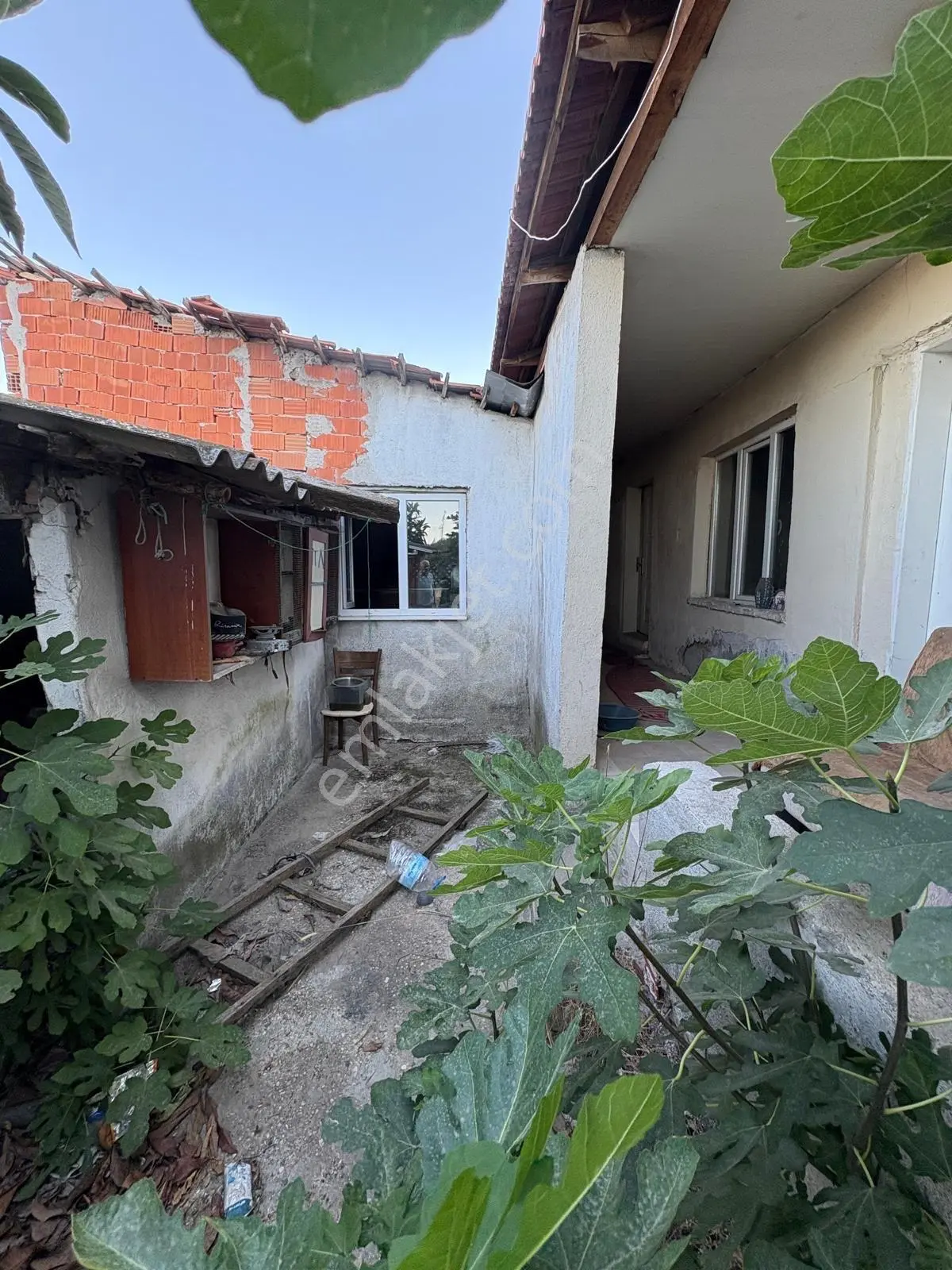Acil! Kırkağaç Cinosman’Da 129 M² Bahçeli Müstakil Ev 560.000 Tl