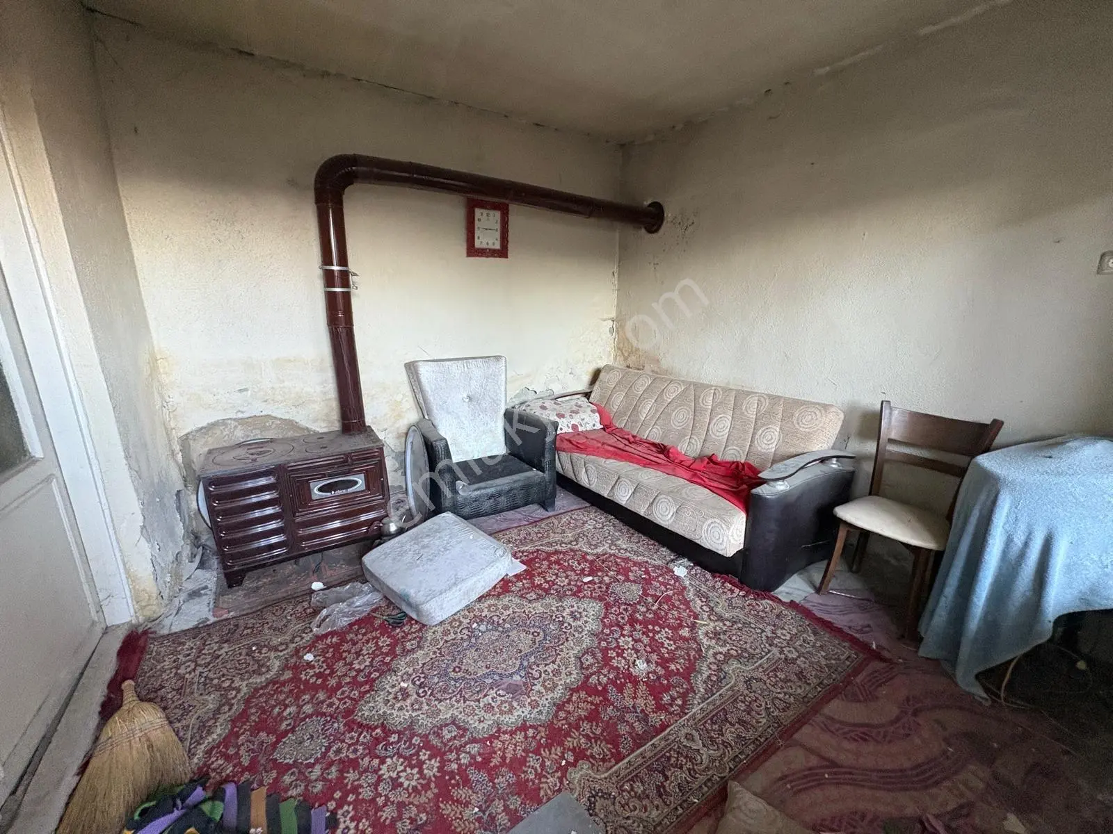 Acil! Kırkağaç Cinosman’da 129 M² Bahçeli Müstakil Ev 560.000 Tl — fotoğraf 3