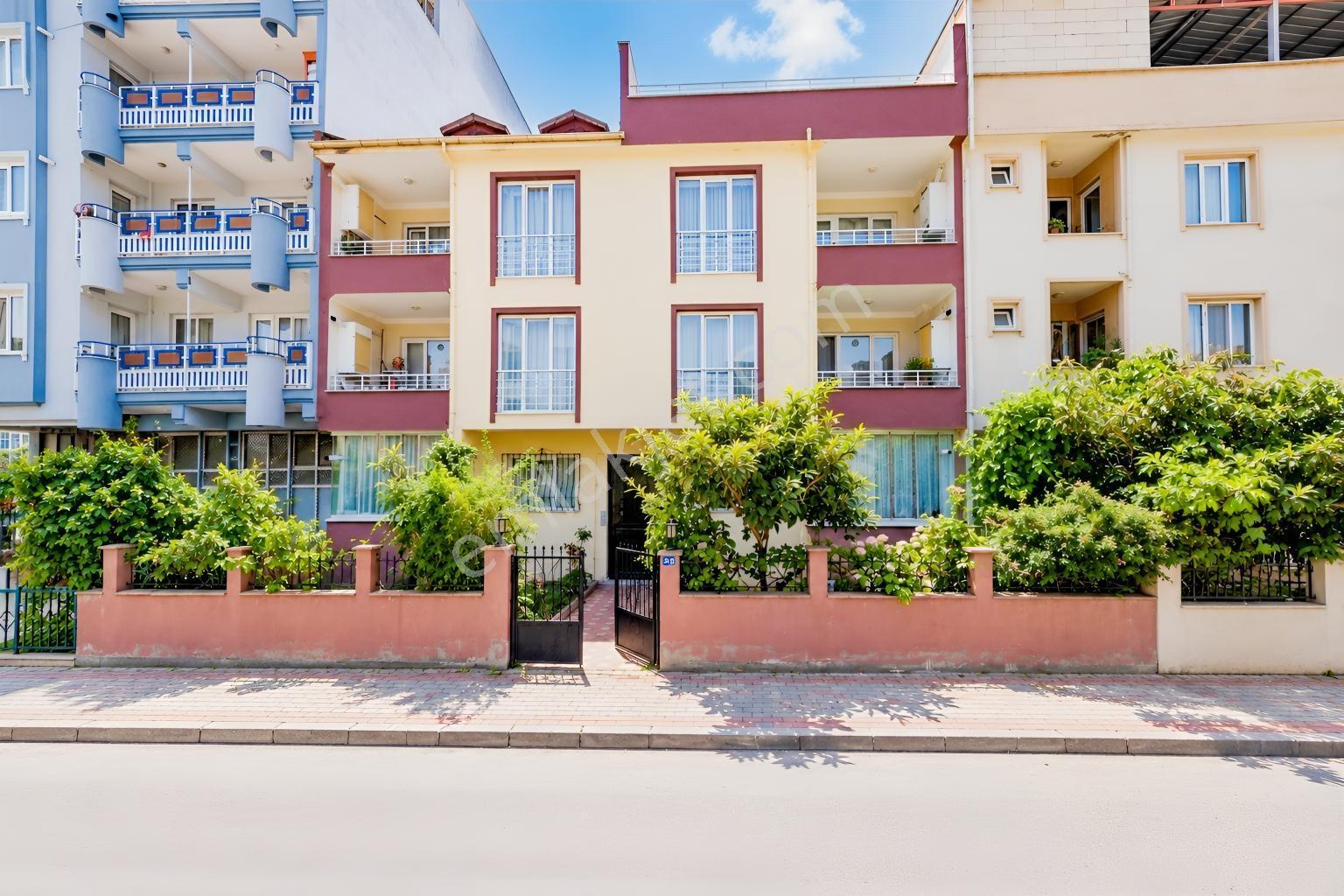 Gürsu Kurtuluş Mahallesinde Geniş Yaşam Alanı 240 M² 6+1 Dubleks