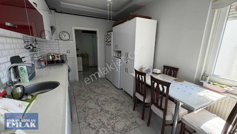 Şafak Mah En Güzel Sitesinde Satılık 2+1 Daire — fotoğraf 3