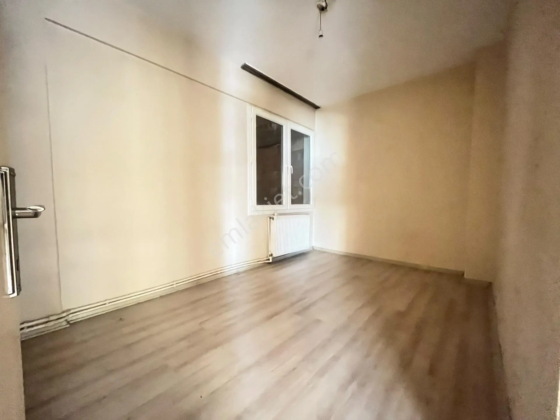 Cadde Üzerinde Satılık 3 + 1 Daire — fotoğraf 12