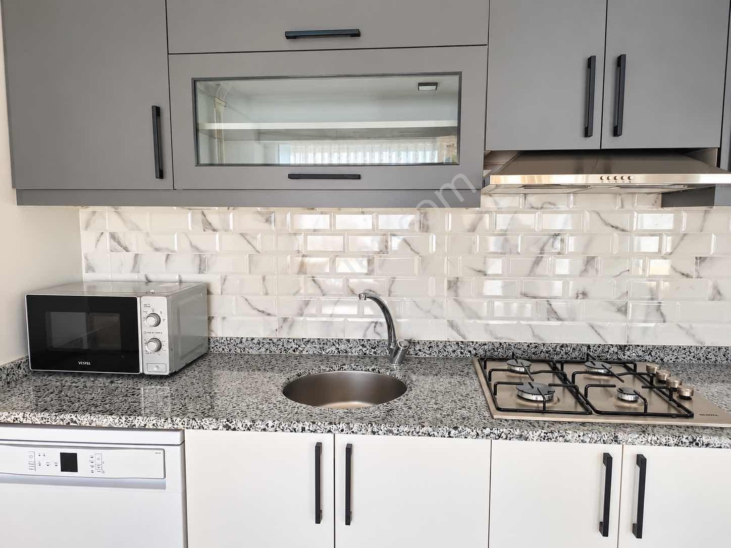 Remax Dem'den Başbağlar Mahallesin De Eşyalı Satılık 1+1 Daire — fotoğraf 4