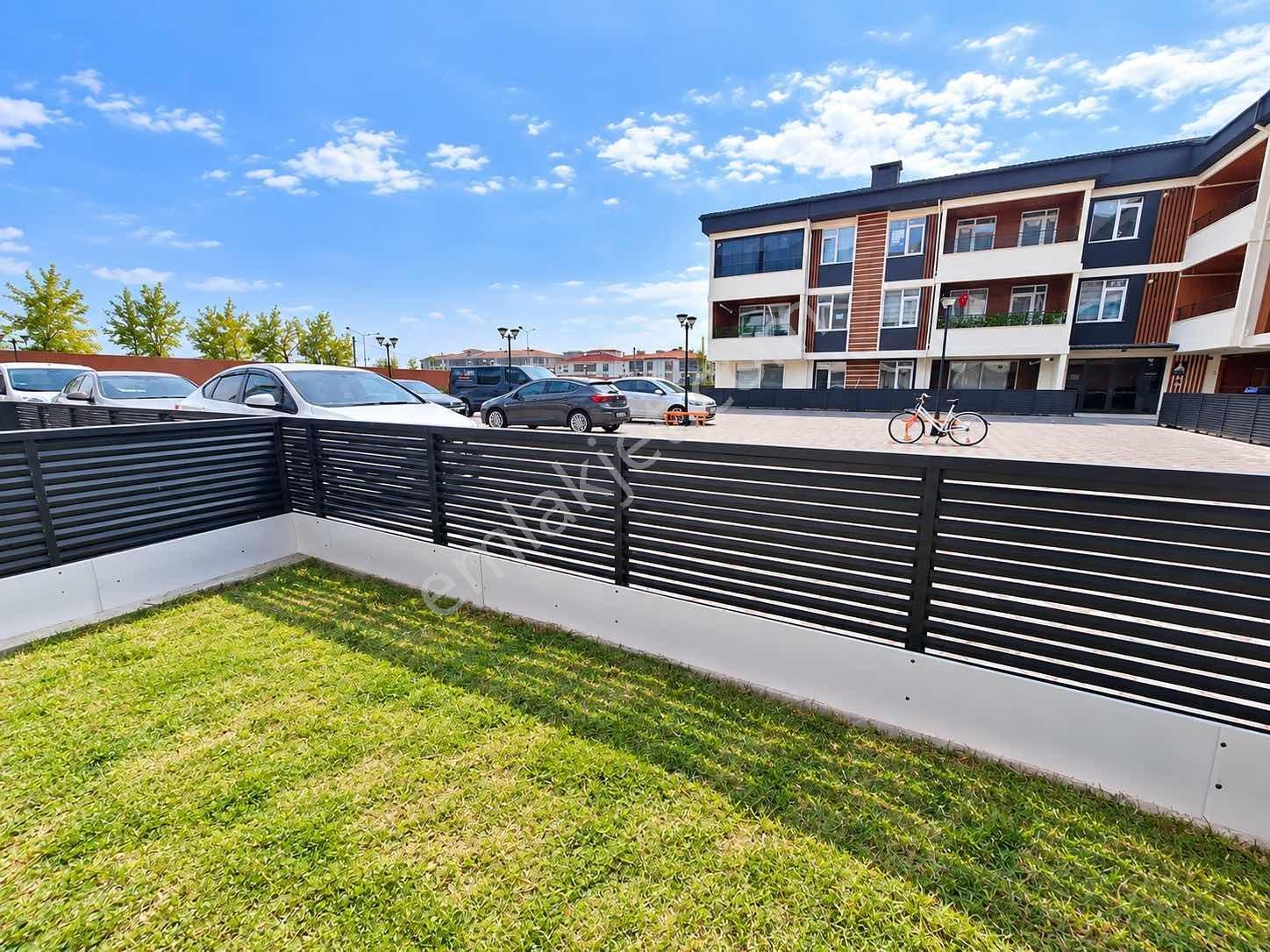 Remax Dem'den Başbağlar Mahallesin De Eşyalı Satılık 1+1 Daire — fotoğraf 6