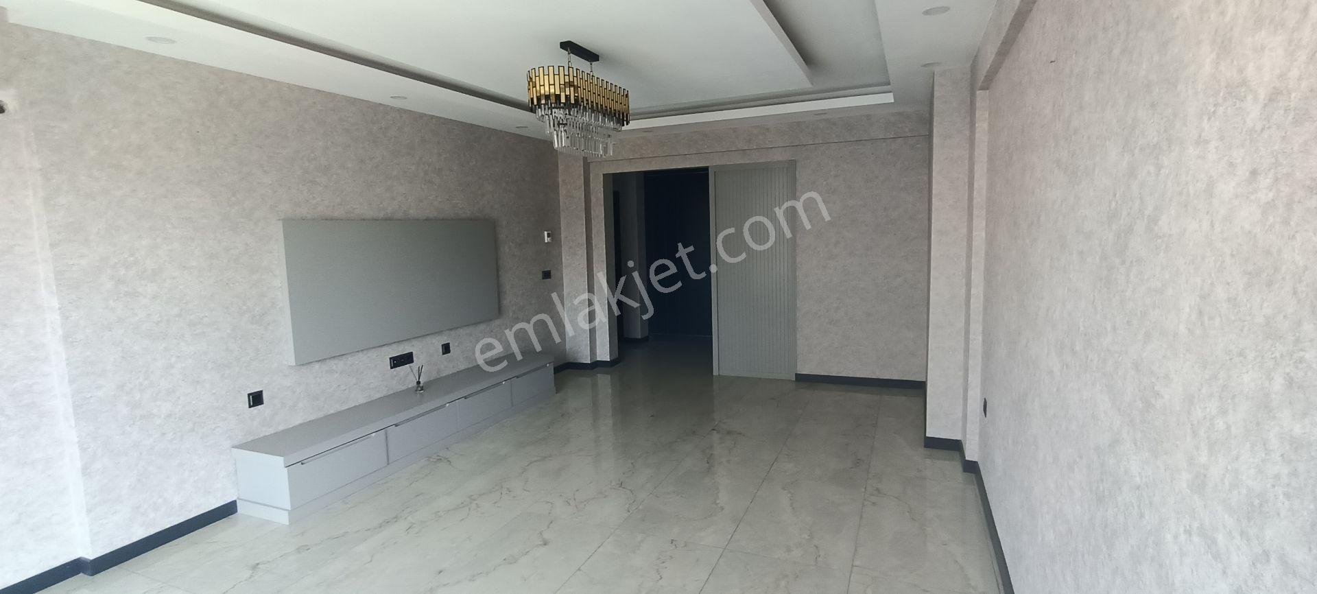 Tercih'ten Şemikler'de Panoramik Manzaralı 3,5+1 Arakat Lüks Satılık Geniş Daire — fotoğraf 2