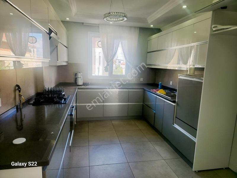 Denız Can Emlak Bayramoglu Denize Yakın Kelepir 4+1 Villa — fotoğraf 11