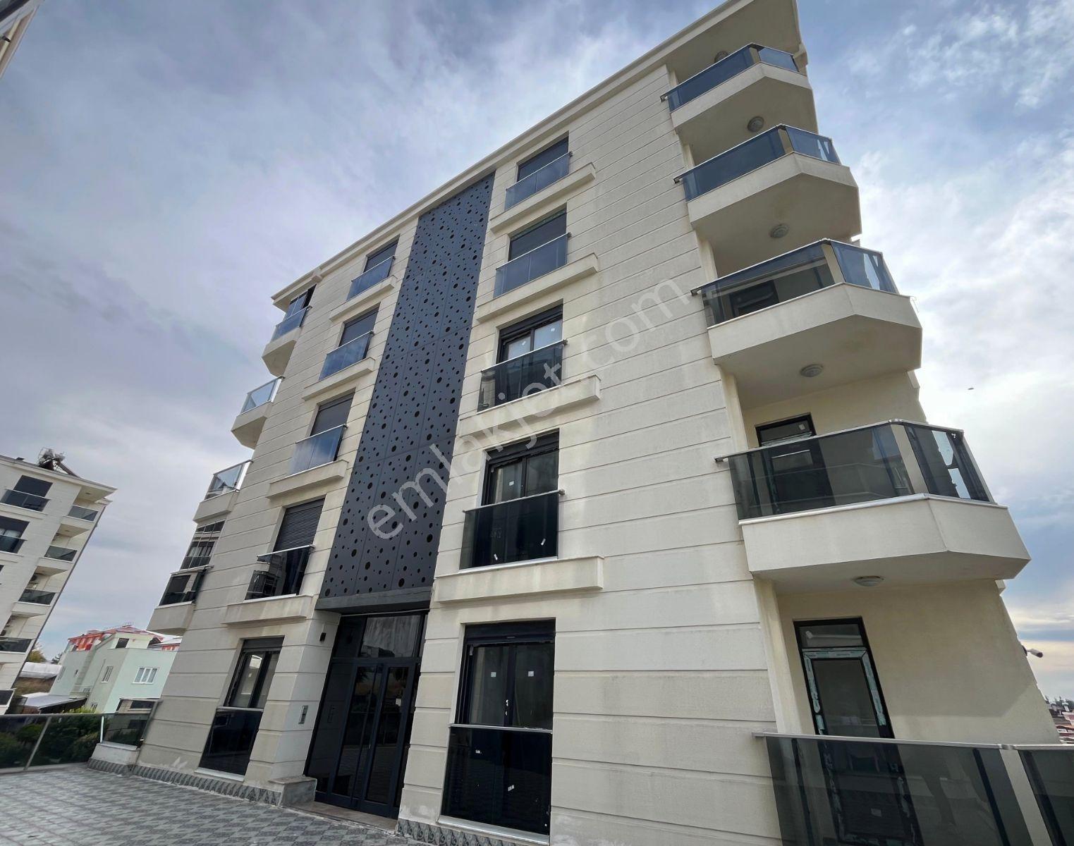Serik Gedik Orta Mah. Satılık 3+1 Site İçi Daire — fotoğraf 2