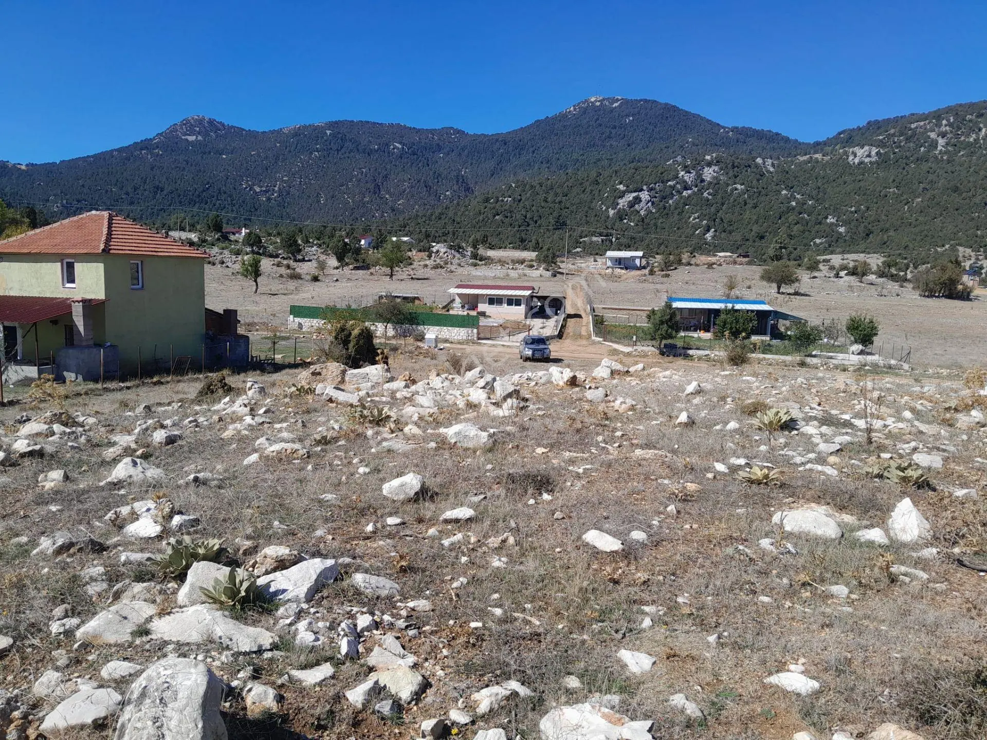 Seydikemer Yayla Ceylan'Da Doğa Manzaralı 1550 M² Satılık Tarla