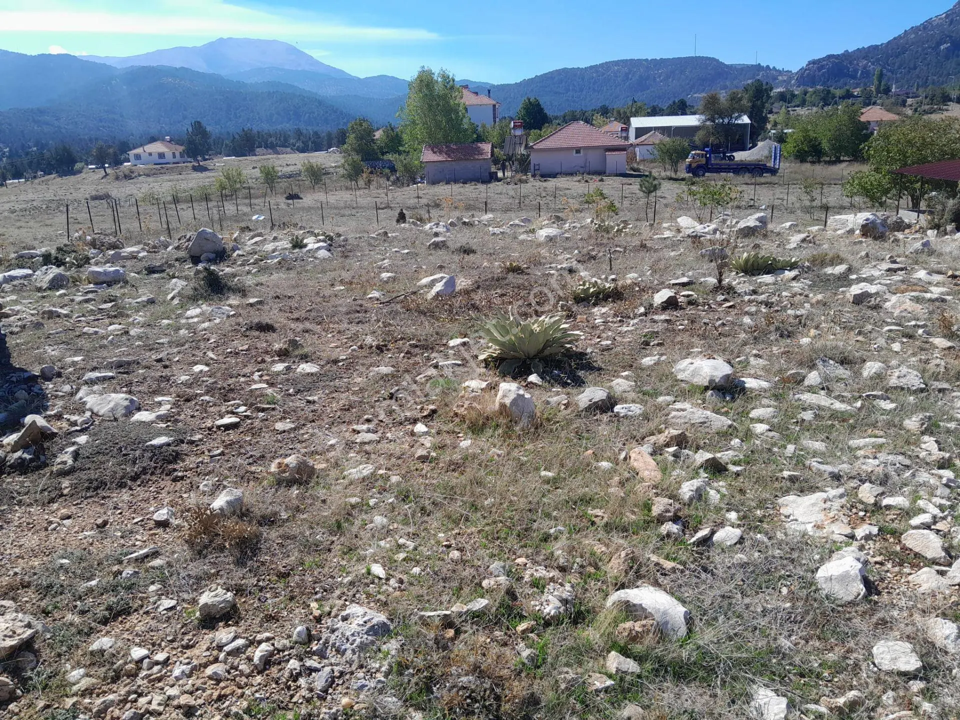 Seydikemer Yayla Ceylan'da Doğa Manzaralı 1550 M² Satılık Tarla — fotoğraf 9