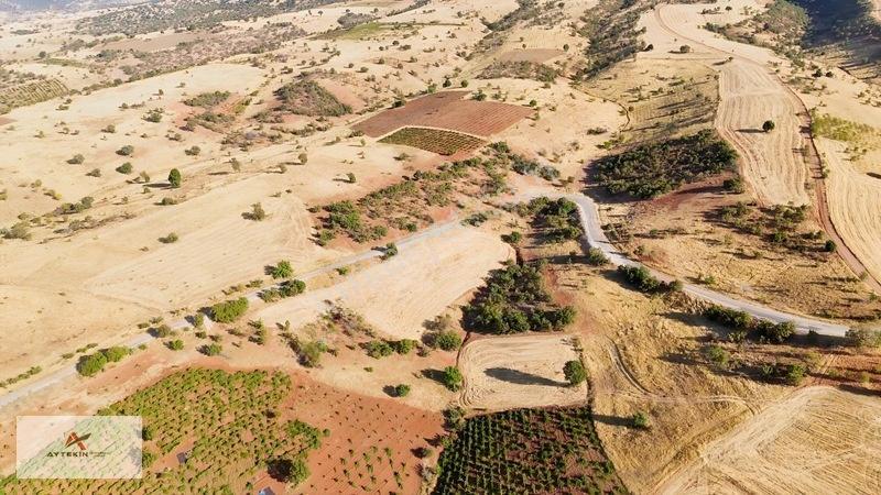 Yeka Bölgesinde 4.372 M² Asfalt Yola Sıfır Müstakil Tapulu Tarla