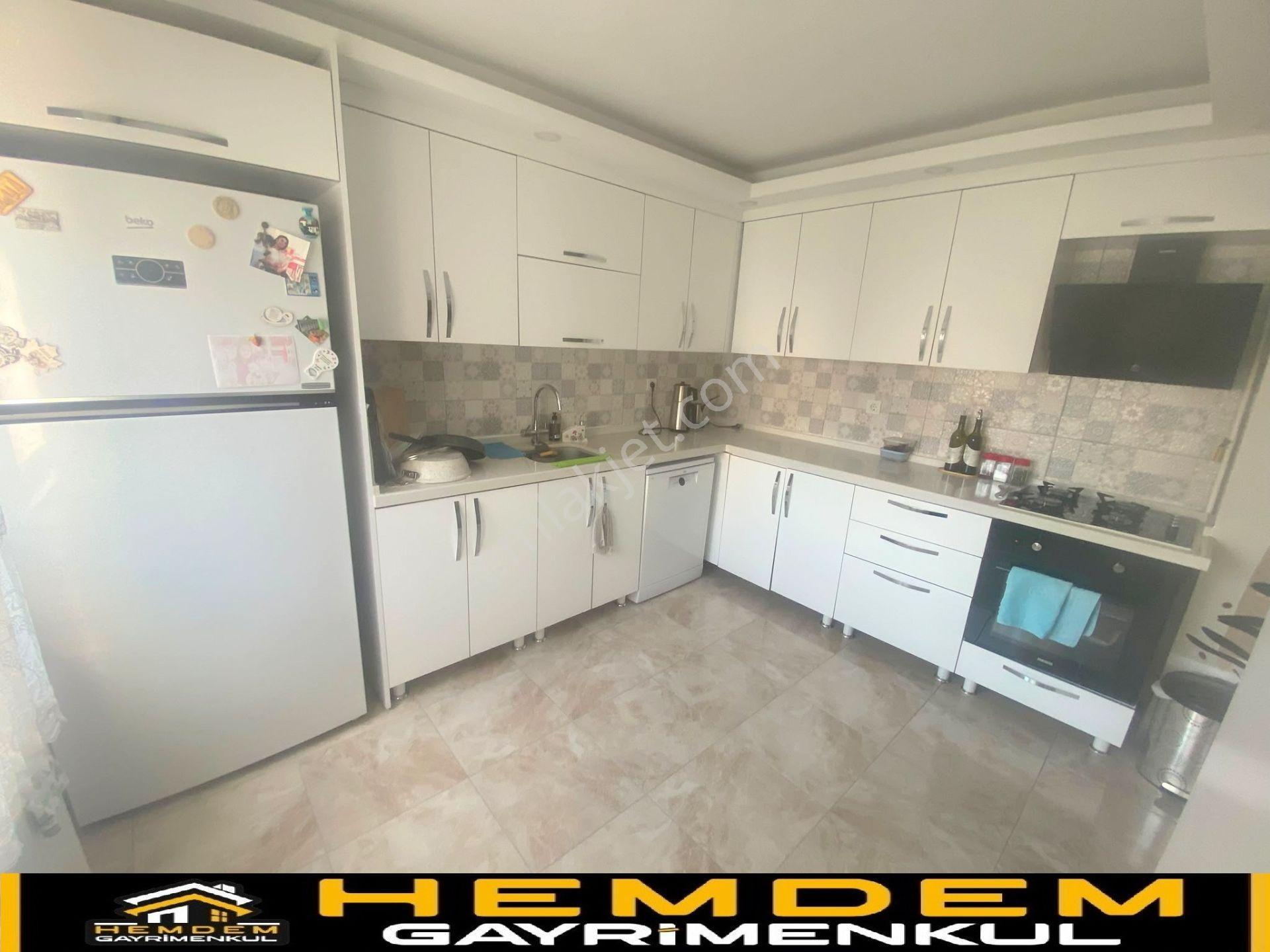 Hemdem Gayrimenkul'Den Topçu'Da Geniş Ferah 4+1 Satılık Daire