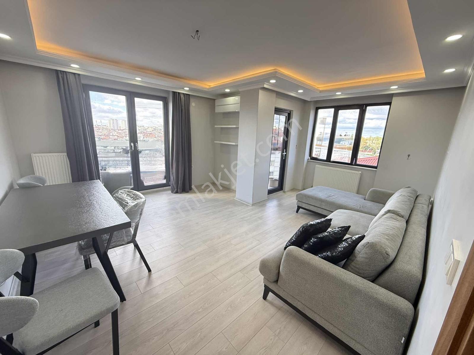Arzu Emlak'tan Yunusemre Mah Kapalı Otoparklı Satılık 2+1 Daire — fotoğraf 2