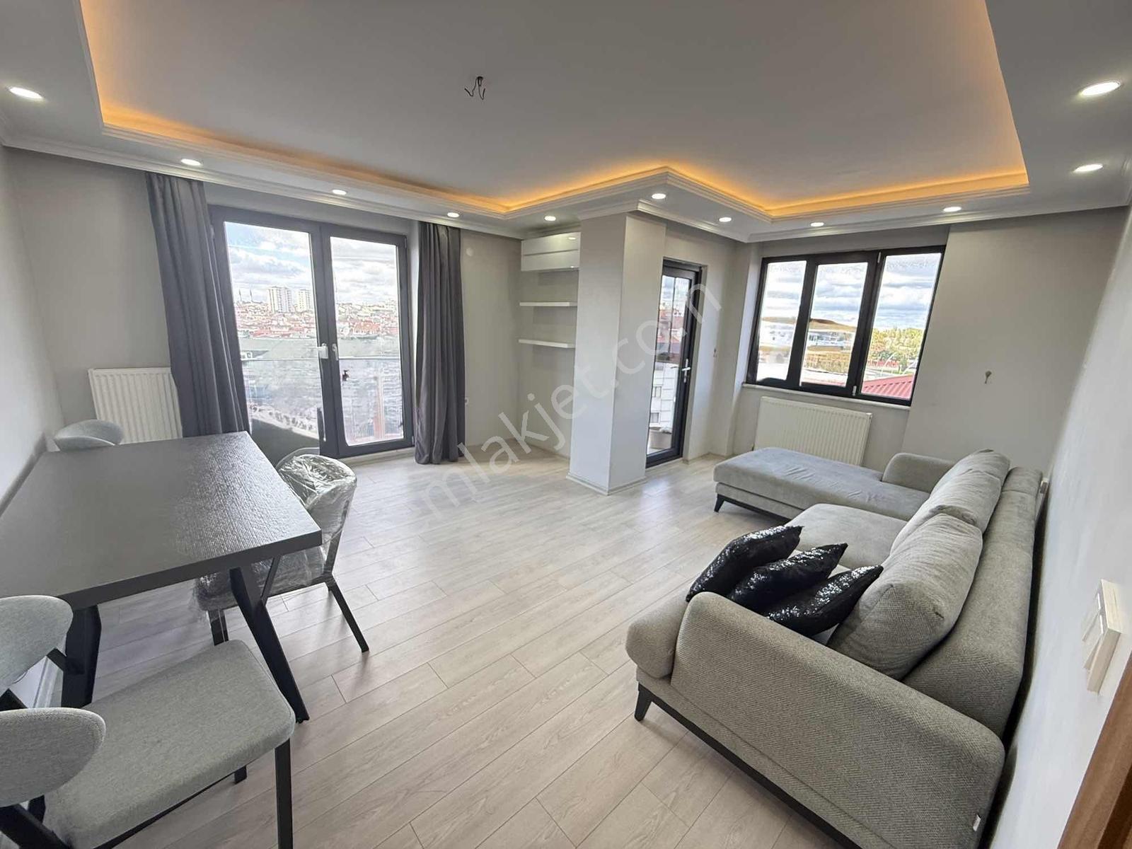 Arzu Emlak'tan Yunusemre Mah Kapalı Otoparklı Satılık 2+1 Daire — fotoğraf 3