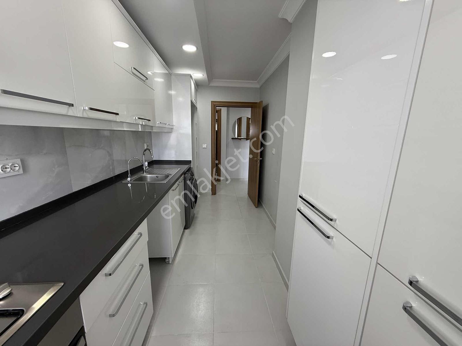 Arzu Emlak'tan Yunusemre Mah Kapalı Otoparklı Satılık 2+1 Daire — fotoğraf 12