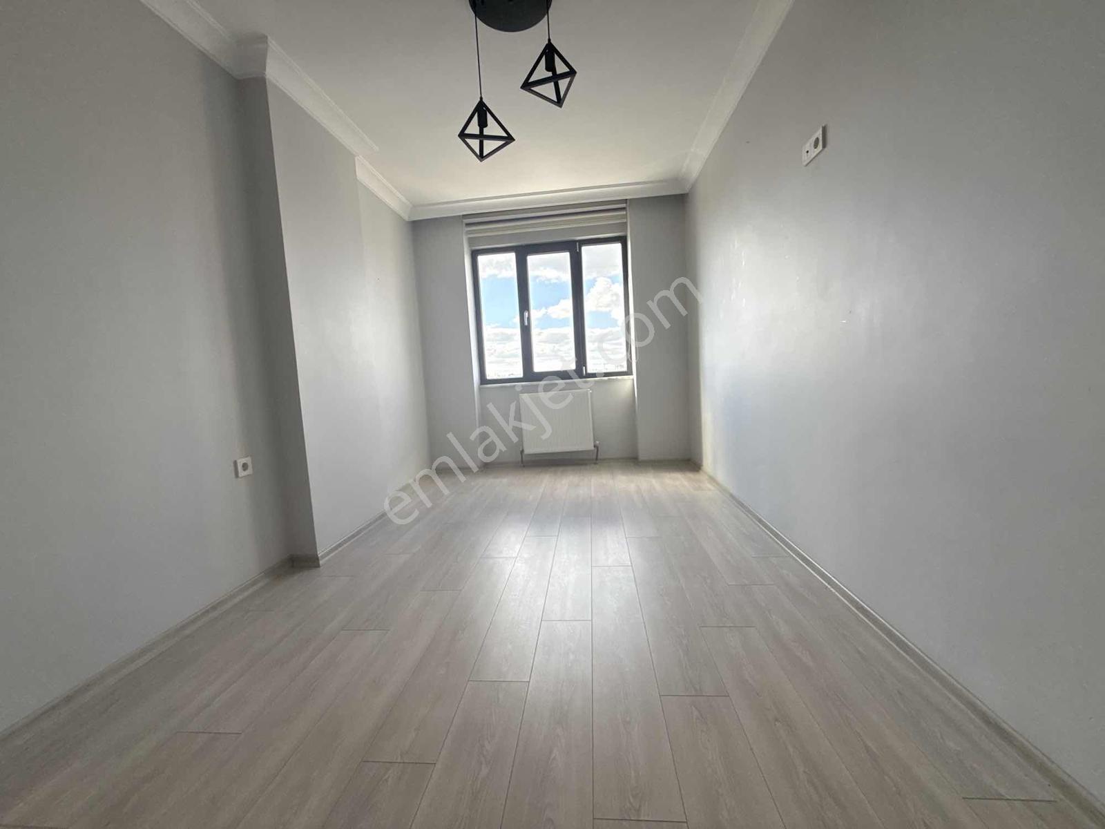 Arzu Emlak'tan Yunusemre Mah Kapalı Otoparklı Satılık 2+1 Daire — fotoğraf 20