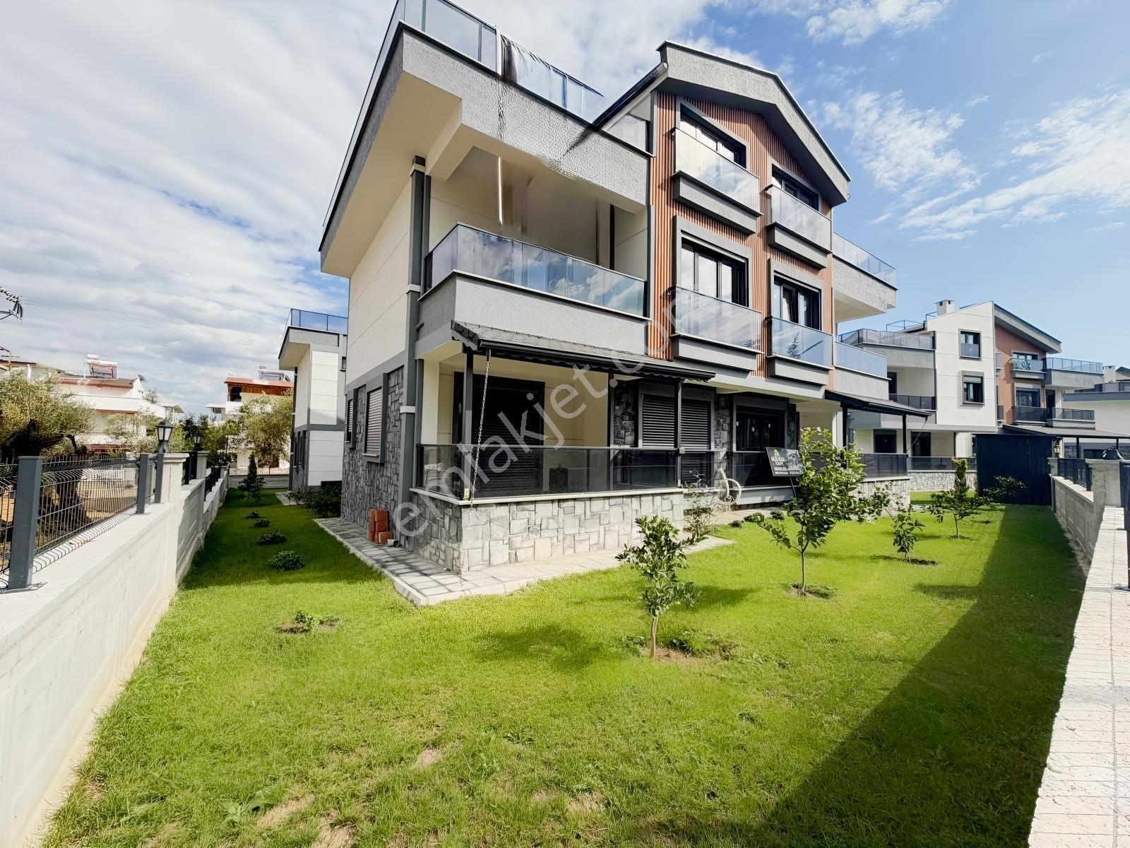 Avcı'Dan Güre Yolun Altında Denize Yakın Deniz Manzaralı Villa