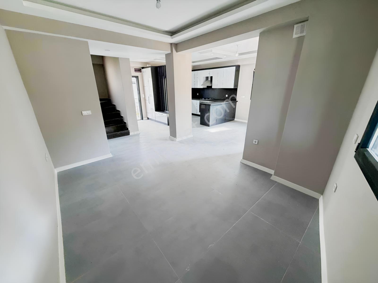 Avcı'dan Güre Yolun Altında Denize Yakın Deniz Manzaralı Villa — fotoğraf 5