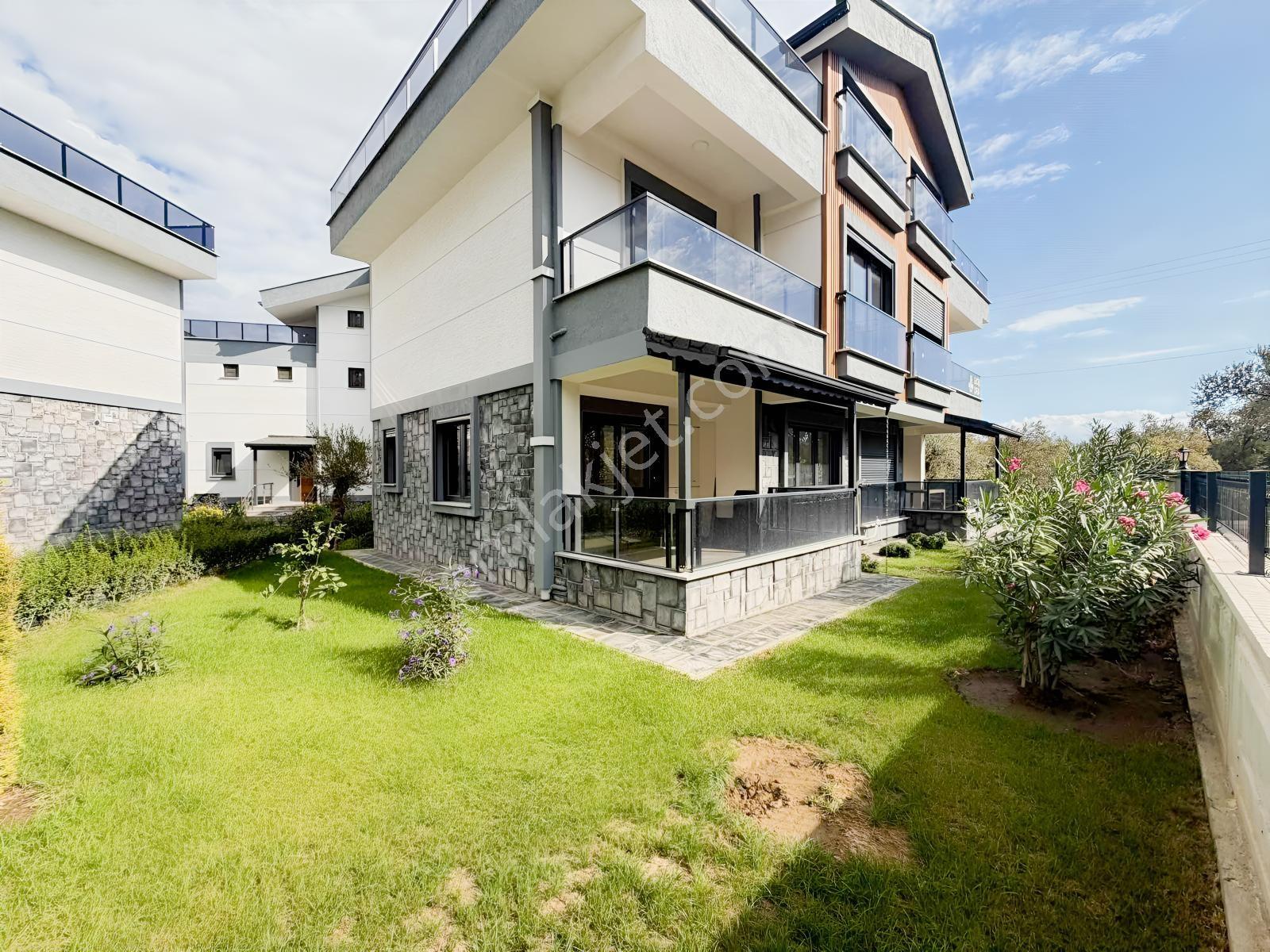 Avcı'dan Güre Yolun Altında Denize Yakın Deniz Manzaralı Villa — fotoğraf 7