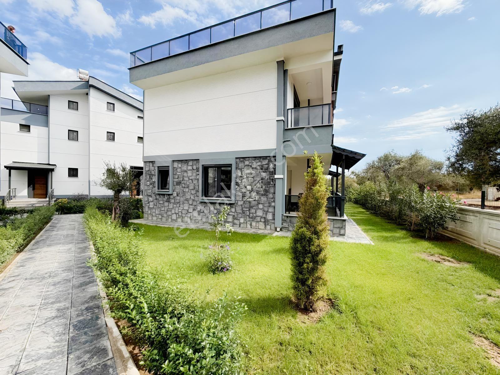 Avcı'dan Güre Yolun Altında Denize Yakın Deniz Manzaralı Villa — fotoğraf 8