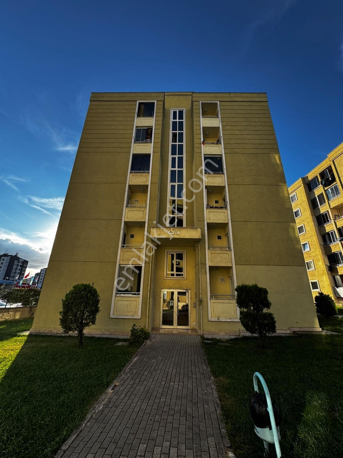 Emek Emlak'tan Körfez Kavanium Sit.de Satılık 1+1 Arakat Daire — fotoğraf 2