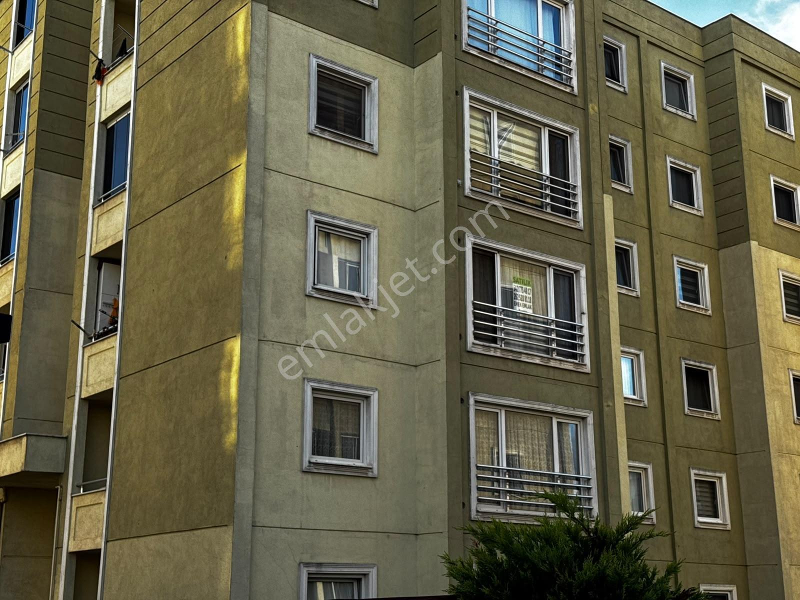 Emek Emlak'tan Körfez Kavanium Sit.de Satılık 1+1 Arakat Daire — fotoğraf 9