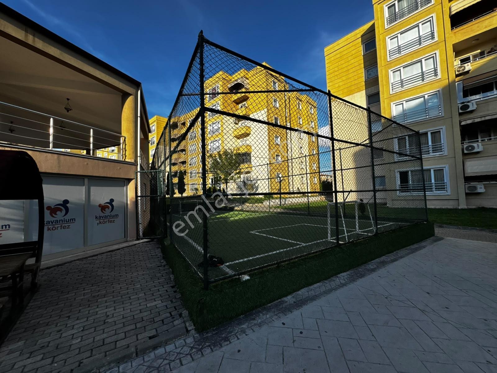 Emek Emlak'tan Körfez Kavanium Sit.de Satılık 1+1 Arakat Daire — fotoğraf 10