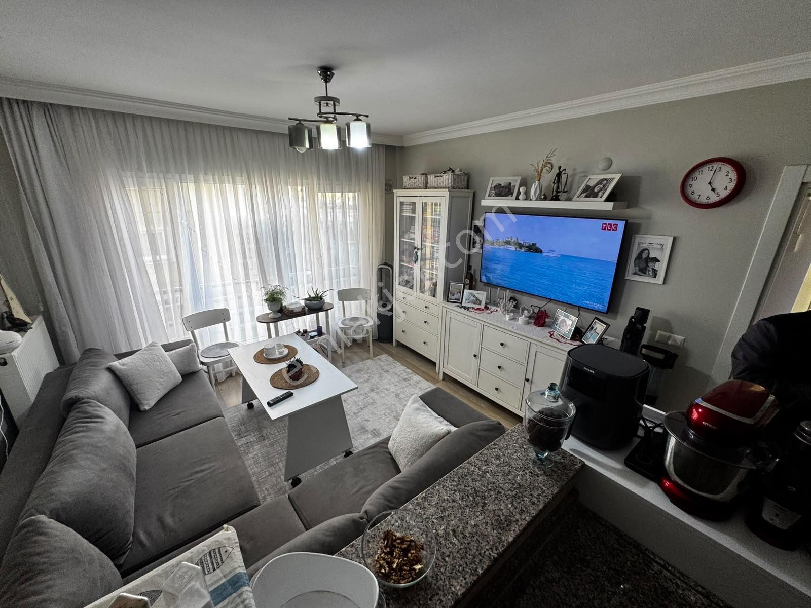 Emek Emlak'tan Körfez Kavanium Sit.de Satılık 1+1 Arakat Daire — fotoğraf 11