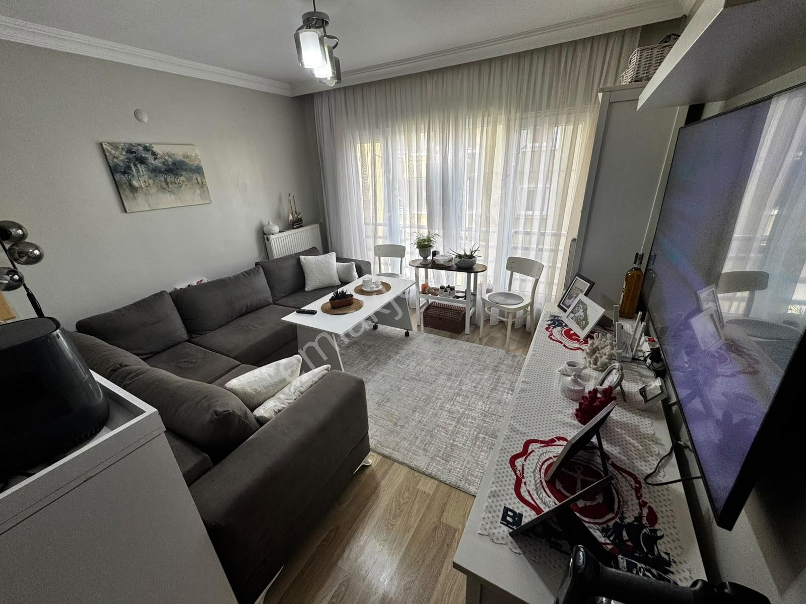 Emek Emlak'tan Körfez Kavanium Sit.de Satılık 1+1 Arakat Daire — fotoğraf 13