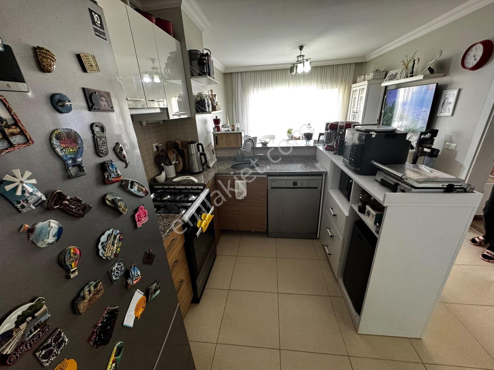 Emek Emlak'tan Körfez Kavanium Sit.de Satılık 1+1 Arakat Daire — fotoğraf 14
