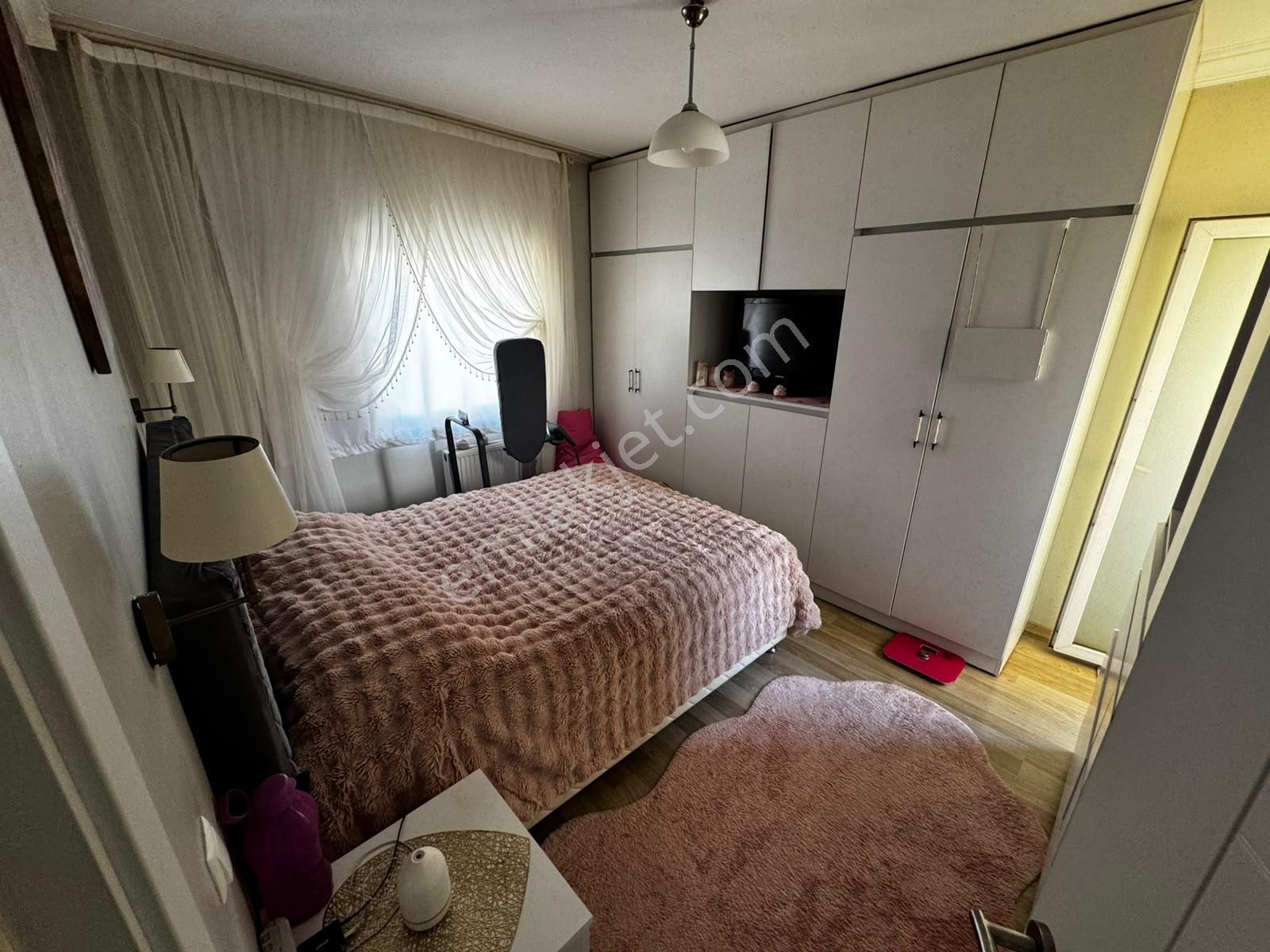 Emek Emlak'tan Körfez Kavanium Sit.de Satılık 1+1 Arakat Daire — fotoğraf 18