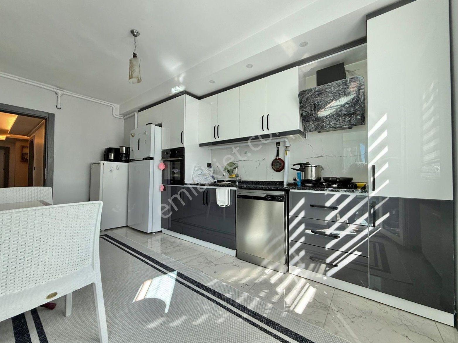 ▀jet'ten Kadıköyde Yüzme Havuzlu K.otoparklı Ultra Lüx 3+1 Daire — fotoğraf 2