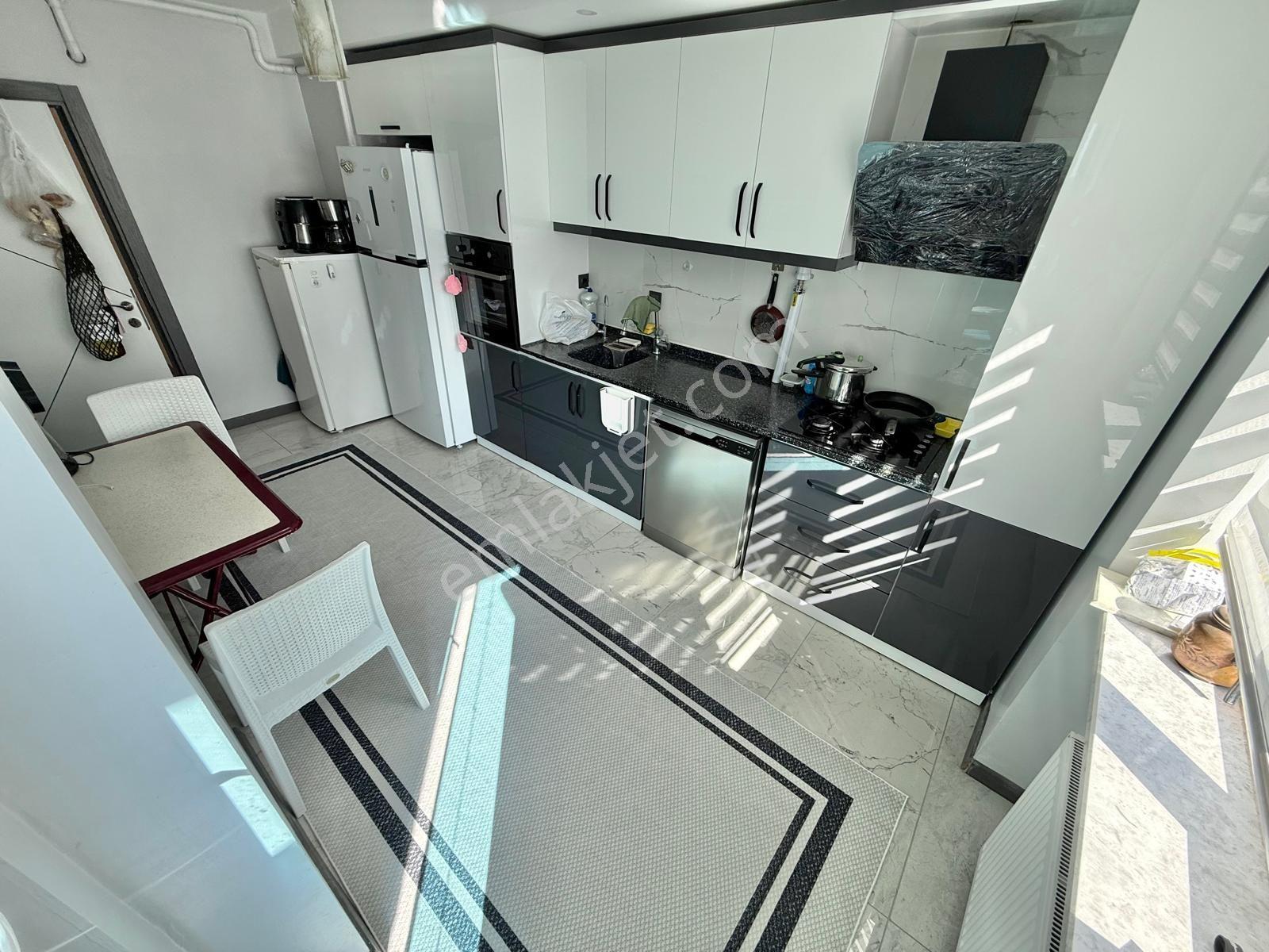 ▀jet'ten Kadıköyde Yüzme Havuzlu K.otoparklı Ultra Lüx 3+1 Daire — fotoğraf 5